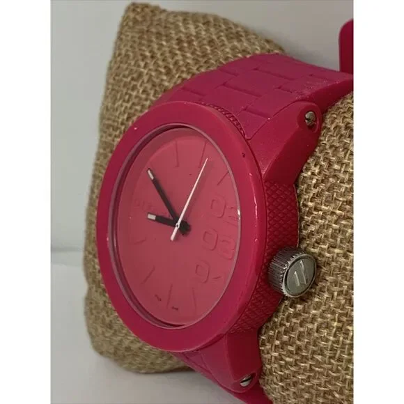 Diesel DZ1439 Unisex Pink Silicone Analog Dial Quartz Genuine Wrist Watch WFH12